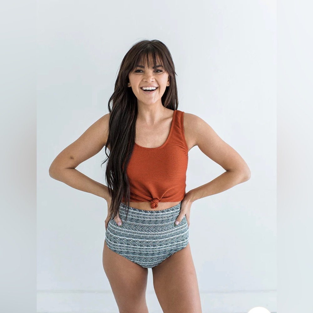 Liv & Kate Islander high waisted bottoms 🧡